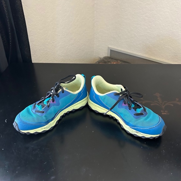 Peregrine 11 Shield Trail - Running Shoes-Kids Size 4.5M - Picture 5 of 10